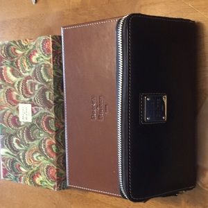 NWT Dooney and Bourke Leather wallet